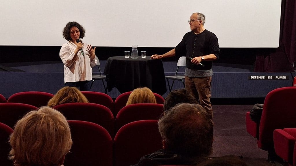 La professeure Hafida Belrhali avec Philippe Faucon lors de la projection de son film, à la faculté de droit et en lien avec le centre  de recherches juridiques de l'Université Grenoble Alpes