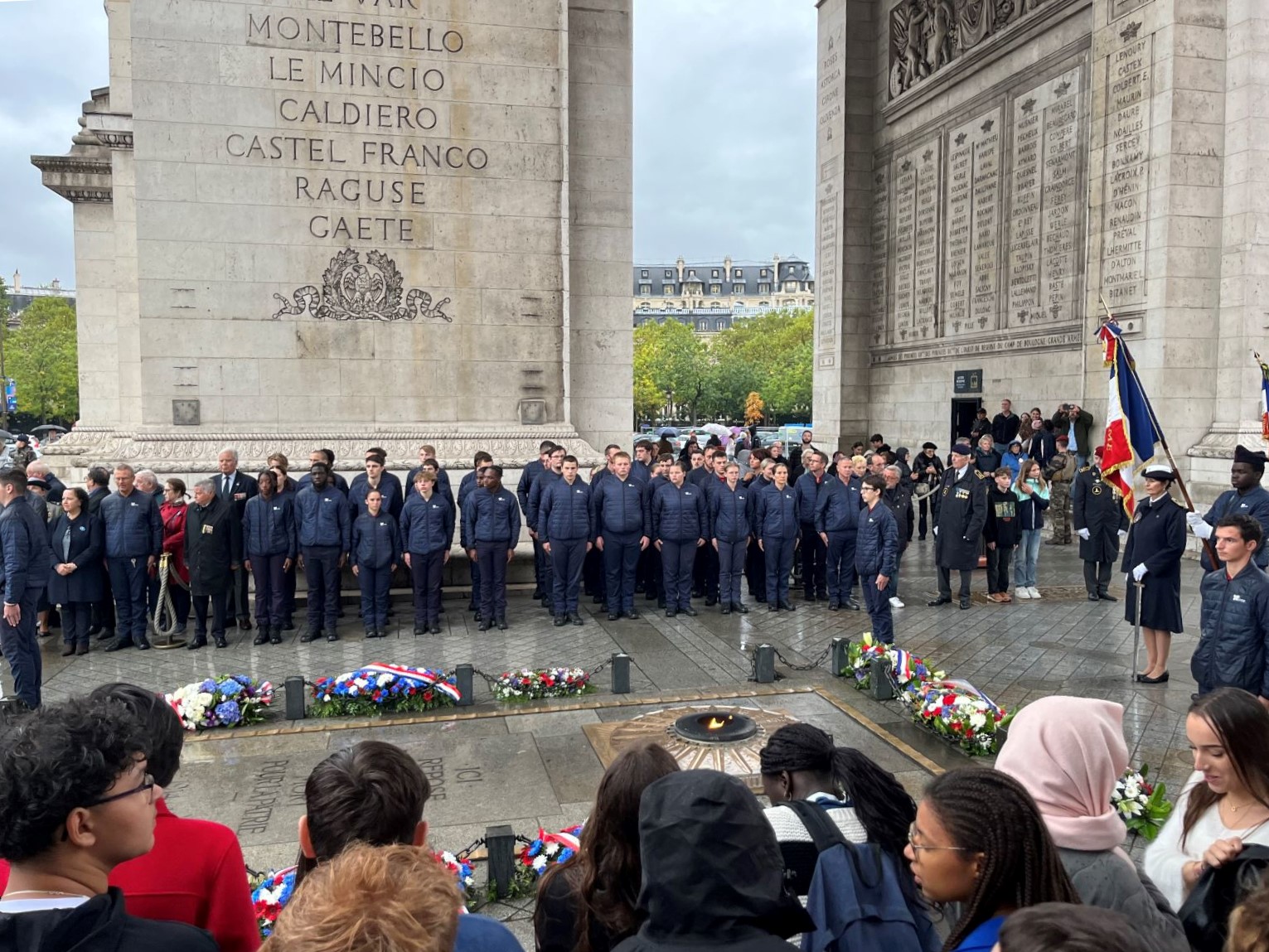 Cérémonie sous l'arc de triomphe pour la journée d'hommage national aux Harkis