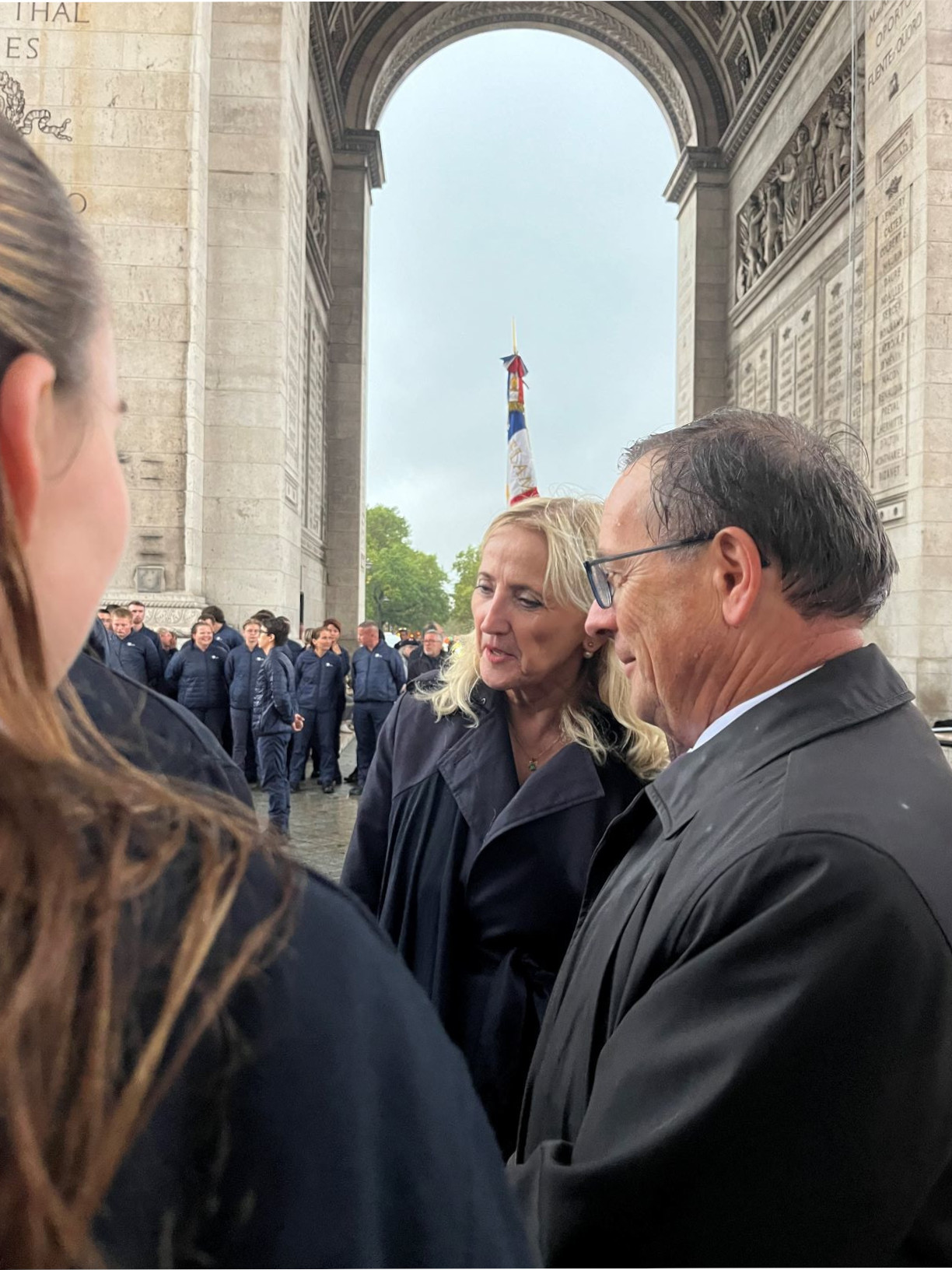 Madame Françoise Dumas, présidente de la CNIH lors de la cérémonie sous l'arc de triomphe pour la journée d'hommage national aux Harkis