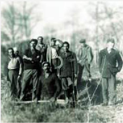 Les Harkis d'Is-sur-Tille en forêt domaniale de Val-Suzon, 1965 ©AAH