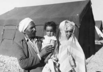 Une famille de Harkis au camp de Rivesaltes @Mémorial de Rivesaltes