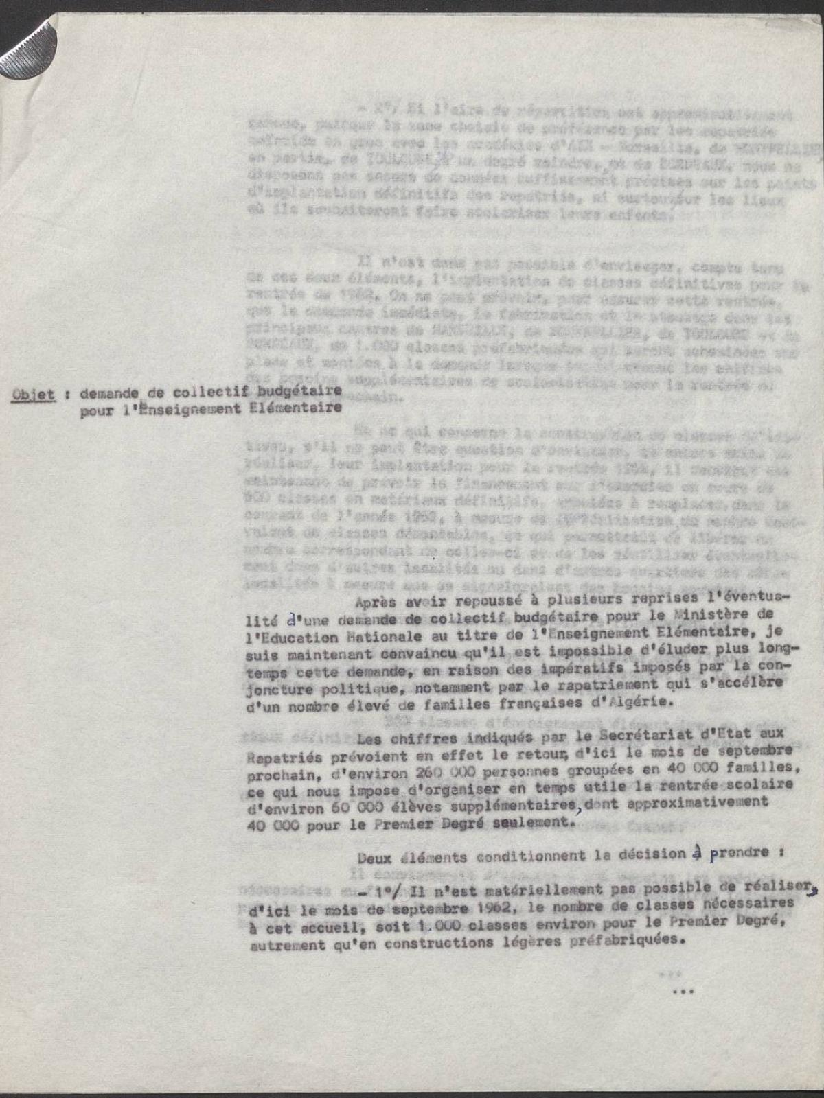 Illustration 2 : note du ministère de l’Éducation nationale relative à l’arrivée des rapatriés d’Algérie, 1962 (Archives nationales, 1977074/1)